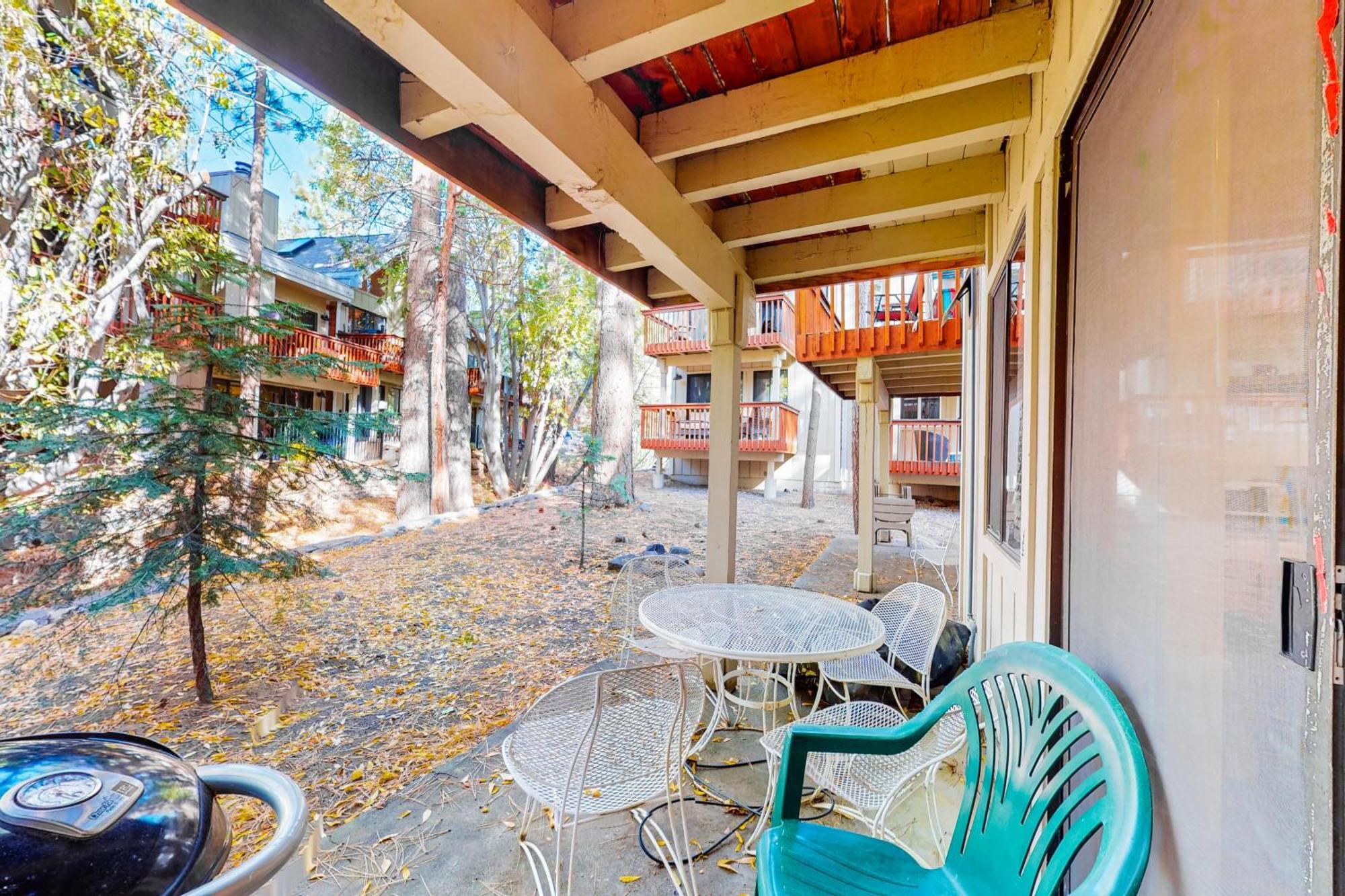 אינקליין וילג' Creekside Retreat & Sierra Townhome חדר תמונה